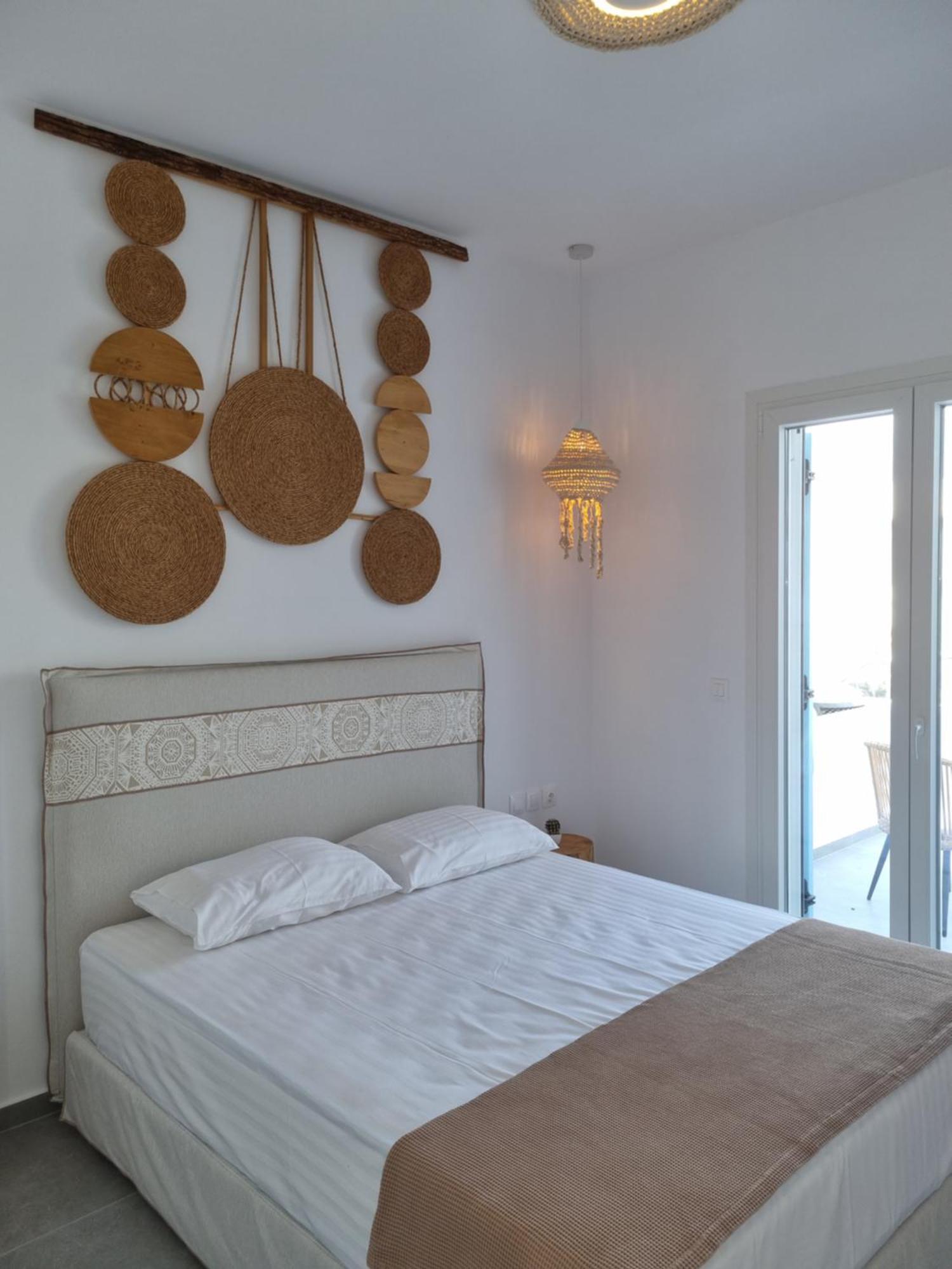 Kryni Deluxe Houses Adamantas  Стая снимка