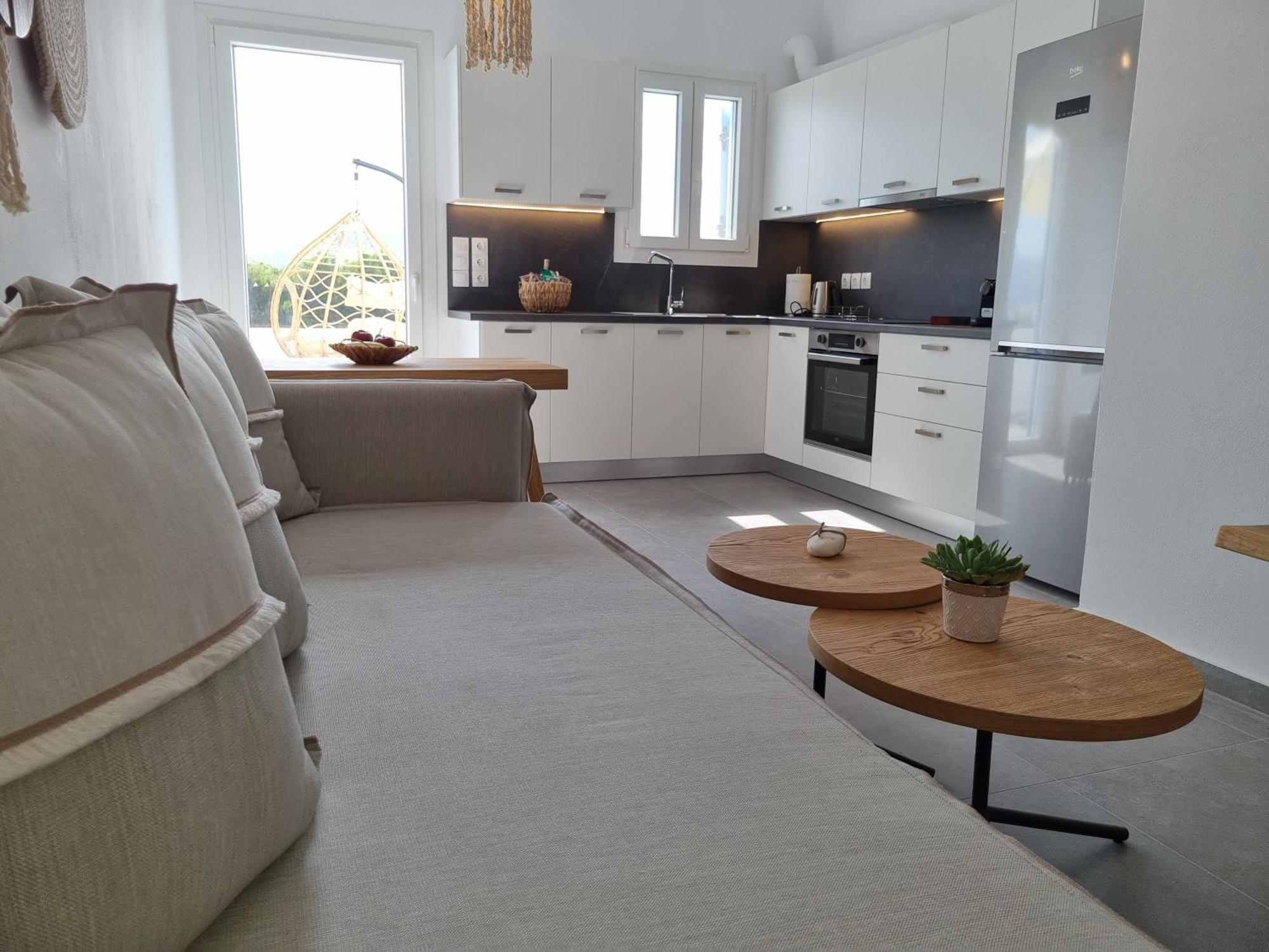 Kryni Deluxe Houses Adamantas  Стая снимка